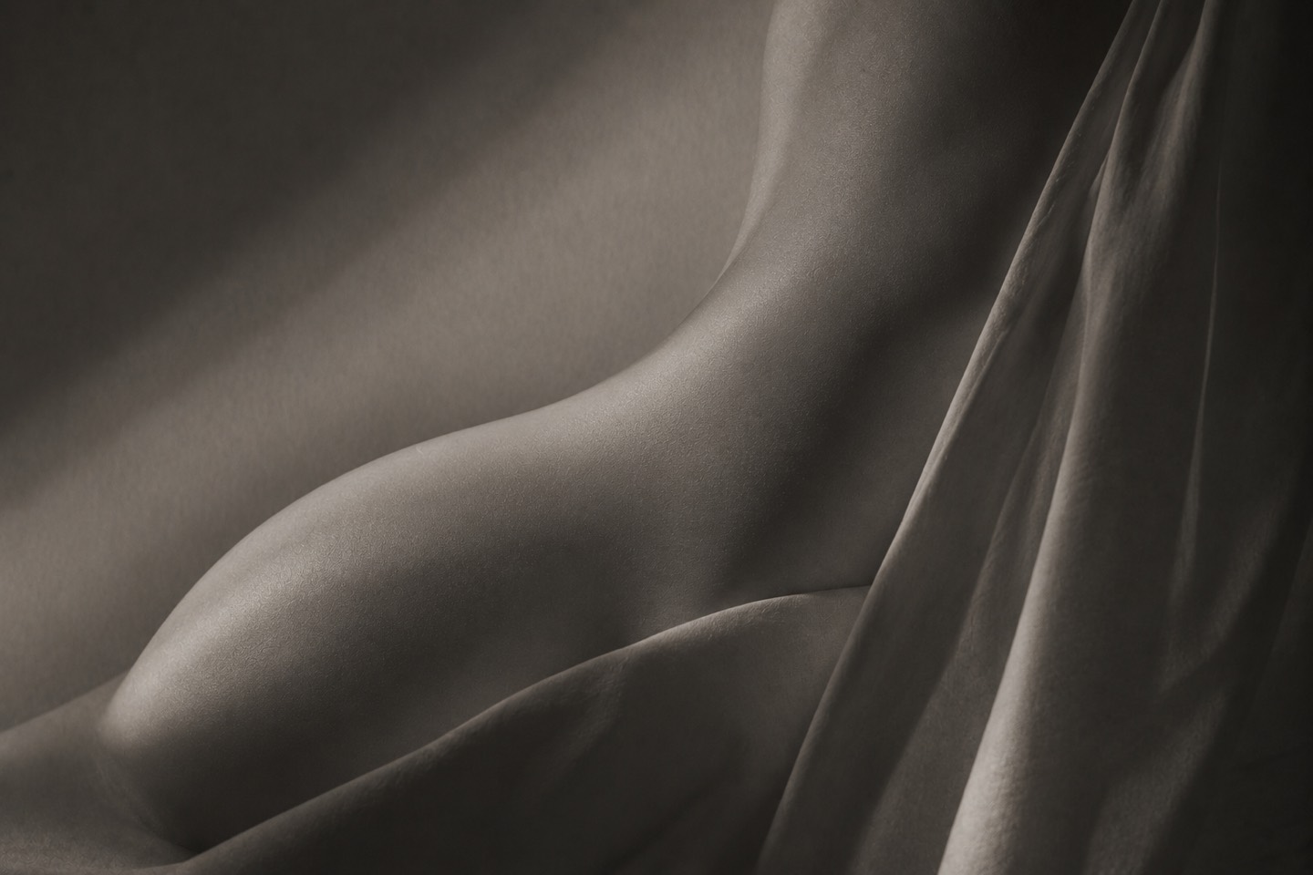 Non-surgical body sculpting at SkinMedics